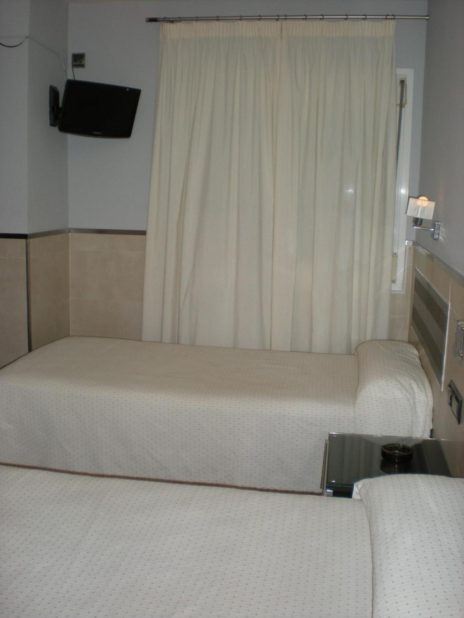 Hostal La Hispanidad Màlaga Exteriér fotografie